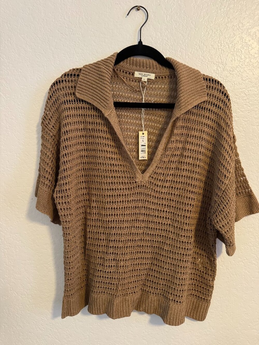 NWT Max Studio V-neck Crochet Top L
